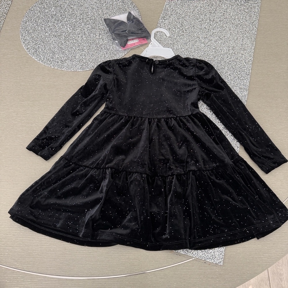 NWT girls 4T btween Black Velvet Dress with Sparkle Accents and black bow